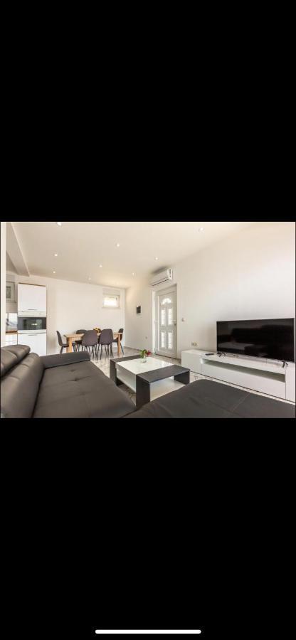 Apartments Arijan30 Целина Екстериор снимка