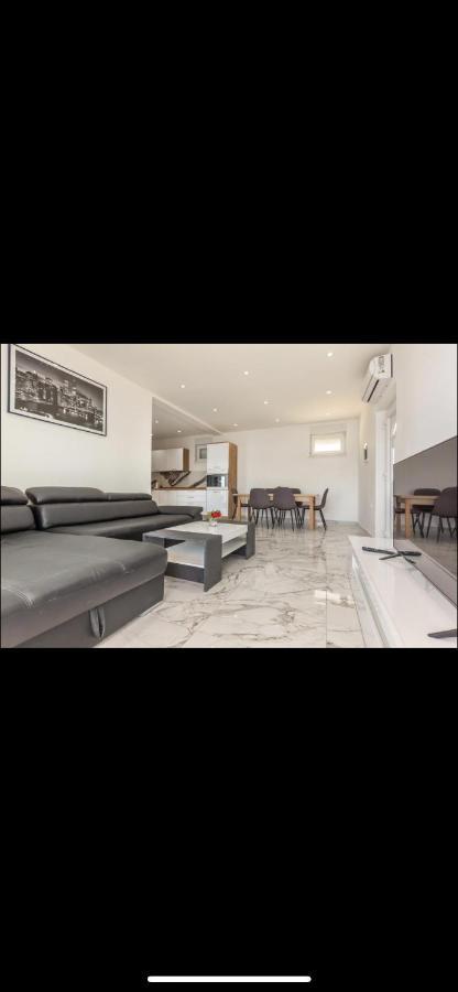 Apartments Arijan30 Целина Екстериор снимка
